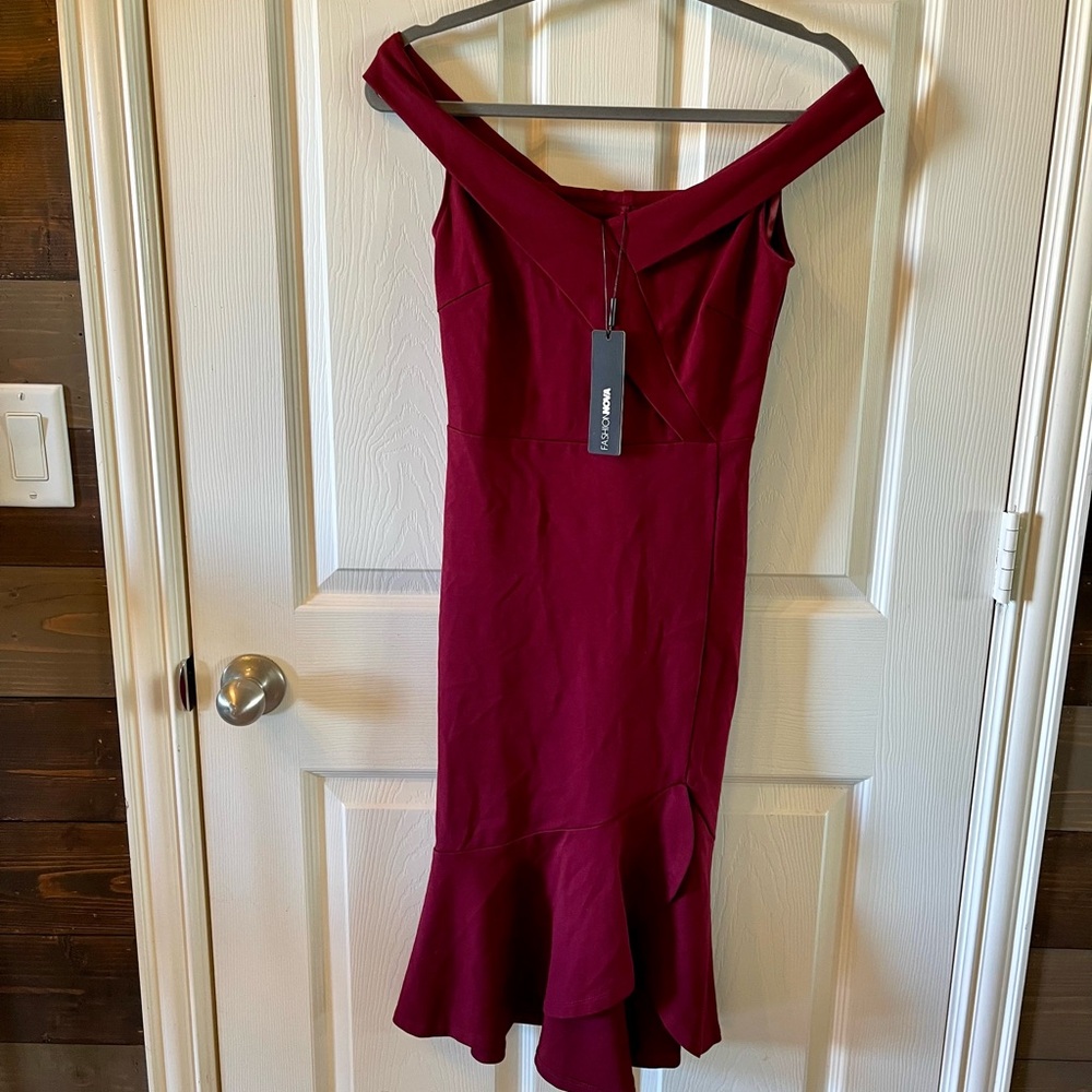 Fashion Nova Off-Shoulder Burgundy Dress, Size Small